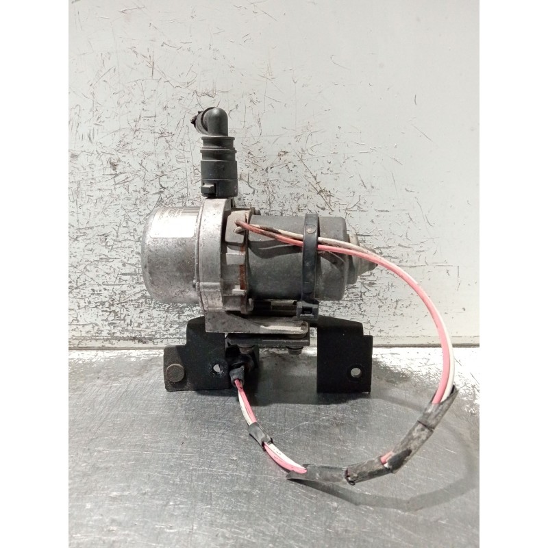 Recambio de depresor freno / bomba vacio para mercedes-benz clase m (w163) ml 270 cdi (163.113) referencia OEM IAM A0004351401 A