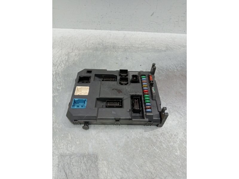 Recambio de caja reles / fusibles para peugeot 207 1.4 hdi referencia OEM IAM 9666951980  