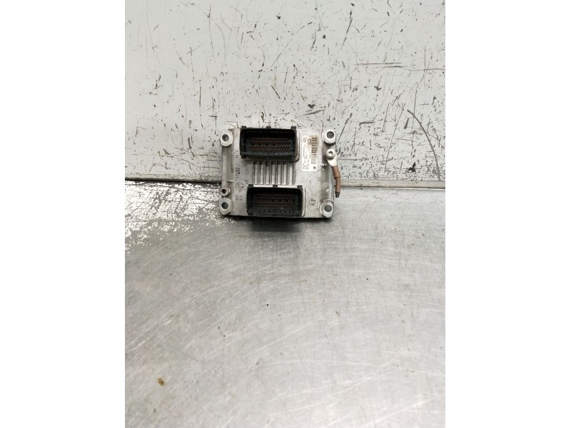 Recambio de centralita motor uce para opel corsa c (x01) 1.2 (f08, f68) referencia OEM IAM 0261207962 1039S00393 55350552