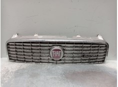 Recambio de rejilla delantera para fiat linea (323_, 110_) 1.3 d multijet (323axb11, 323axb1a) referencia OEM IAM 735388923  