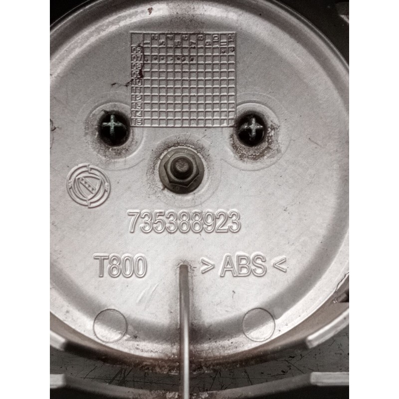 Recambio de rejilla delantera para fiat linea (323_, 110_) 1.3 d multijet (323axb11, 323axb1a) referencia OEM IAM 735388923  