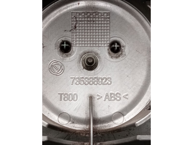 Recambio de rejilla delantera para fiat linea (323_, 110_) 1.3 d multijet (323axb11, 323axb1a) referencia OEM IAM 735388923  