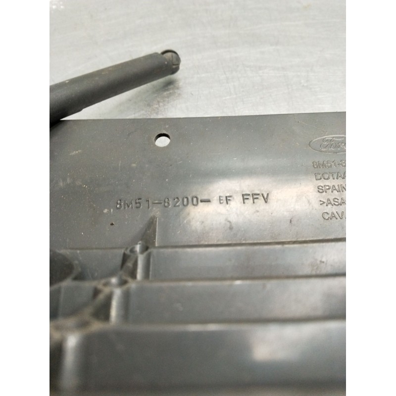 Recambio de rejilla delantera para ford focus ii turnier (da_, ffs, ds) 1.6 tdci referencia OEM IAM 8M518200BF  