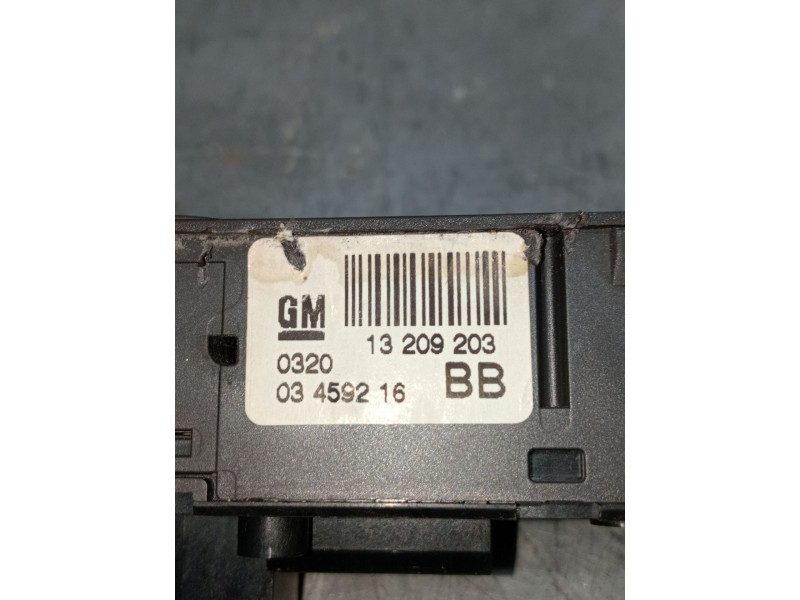 Recambio de mando elevalunas delantero izquierdo para opel zafira / zafira family b (a05) 1.6 (m75) referencia OEM IAM 13209203 