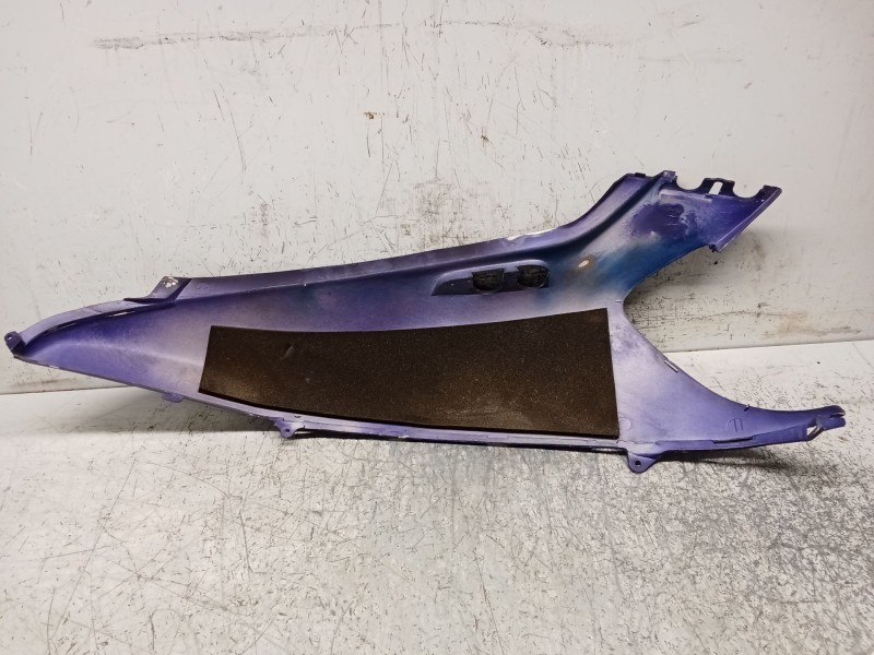 Recambio de molduras delanteras para honda fes fes 250 foresight 2t (mf04) referencia OEM IAM DERECHA  