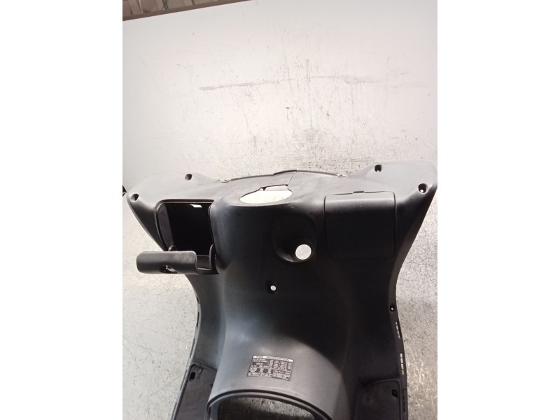 Recambio de moldura para honda fes fes 250 foresight 2t (mf04) referencia OEM IAM CENTRAL  