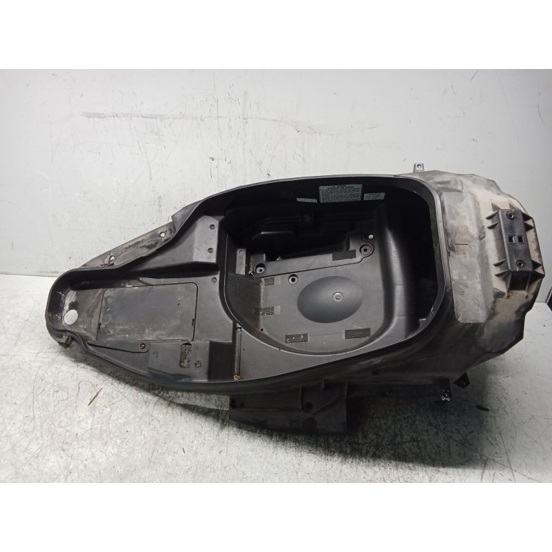 Recambio de moldura para honda fes fes 250 foresight 2t (mf04) referencia OEM IAM asiento partes inferior  