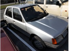 peugeot 205 berlina del año 1987