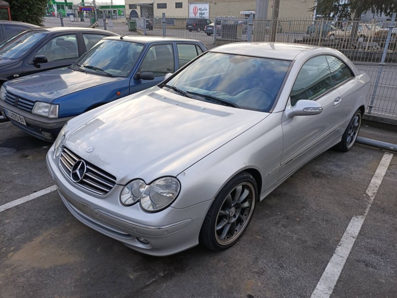 mercedes clase clk (w209) coupe del año 2002