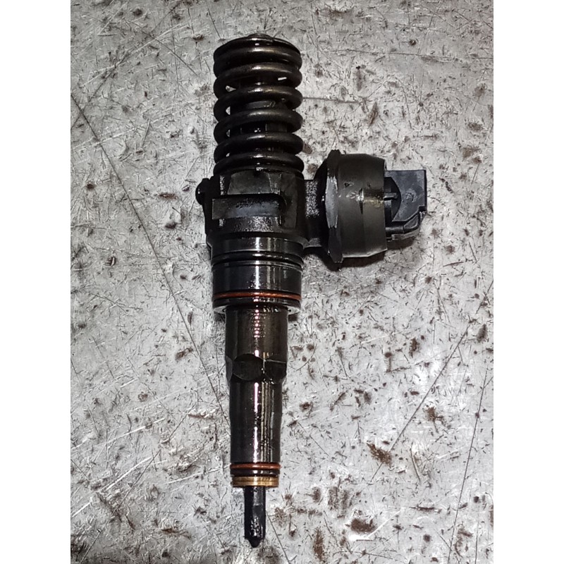 Recambio de inyector para volkswagen passat b5.5 (3b3) 1.9 tdi referencia OEM IAM 038130073AJ 0414720037 Bosch