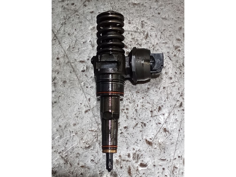 Recambio de inyector para volkswagen passat b5.5 (3b3) 1.9 tdi referencia OEM IAM 038130073AJ 0414720037 Bosch