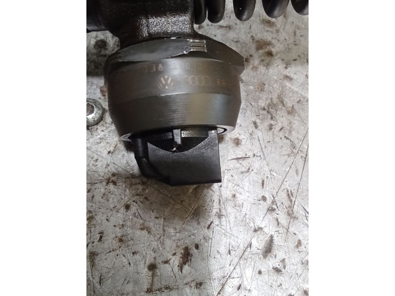 Recambio de inyector para volkswagen passat b5.5 (3b3) 1.9 tdi referencia OEM IAM 038130073AJ 0414720037 Bosch