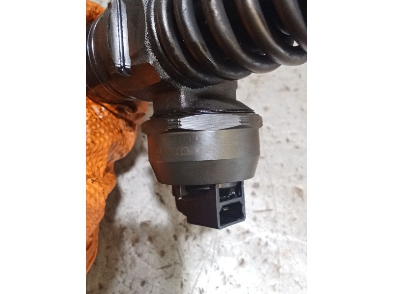 Recambio de inyector para volkswagen passat b5.5 (3b3) 1.9 tdi referencia OEM IAM 038130073AJ 0414720037 Bosch