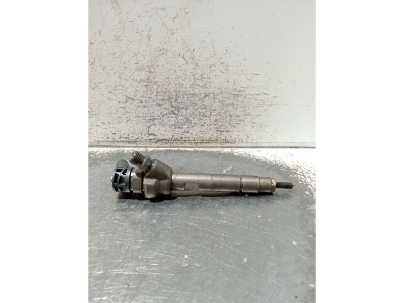 Recambio de inyector para bmw serie 3 berlina (e90) 320d referencia OEM IAM 781070202 0445110382 BOSCH