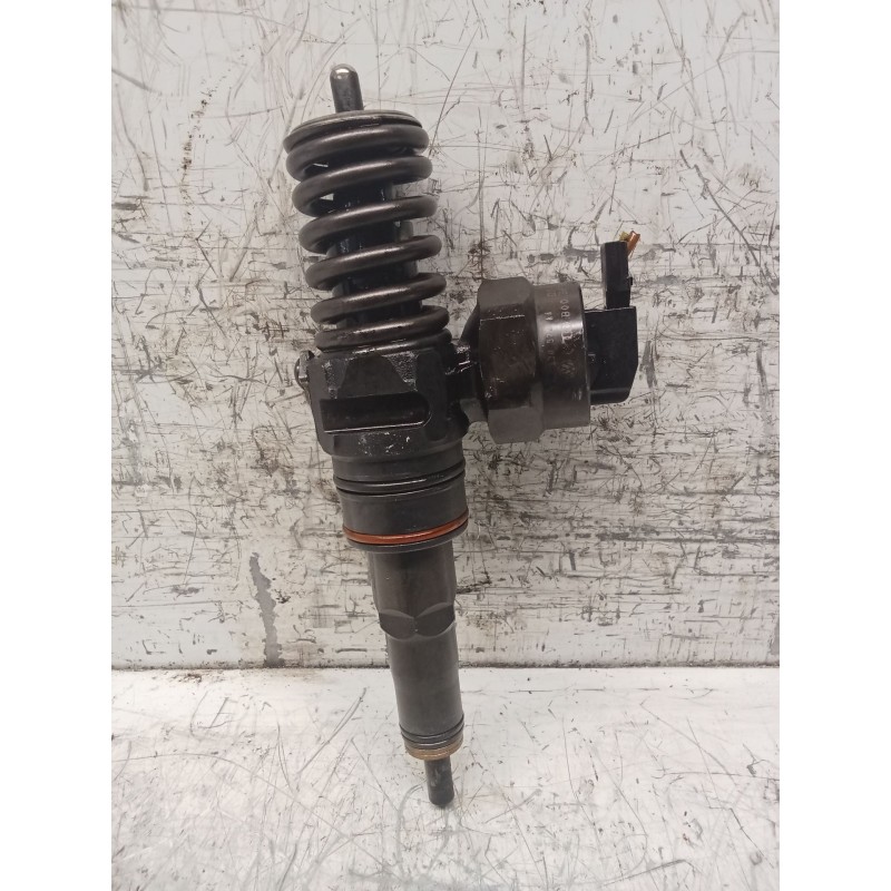 Recambio de inyector para volkswagen passat b5.5 (3b3) 1.9 tdi referencia OEM IAM 038130073AA 0414720028 BOSCH