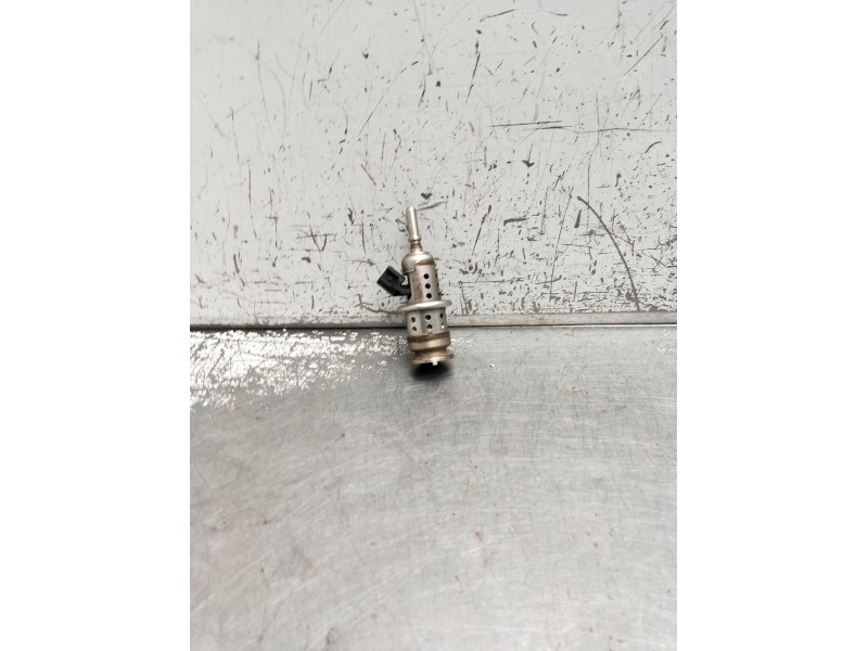 Recambio de inyector para volvo v60 ii (225) d3 referencia OEM IAM 8888784986 32203677 