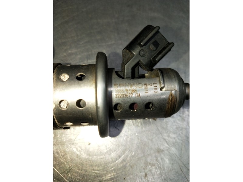 Recambio de inyector para volvo v60 ii (225) d3 referencia OEM IAM 8888784986 32203677 