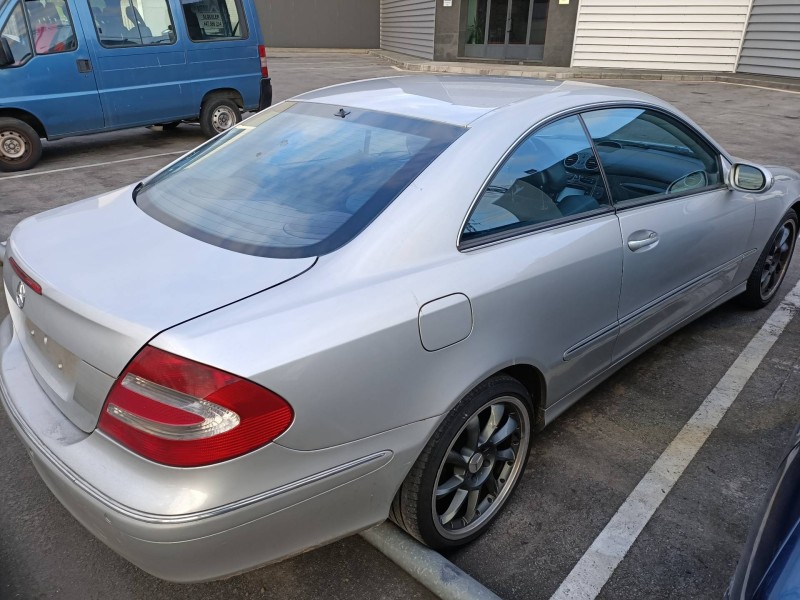 mercedes clase clk (w209) coupe del año 2002