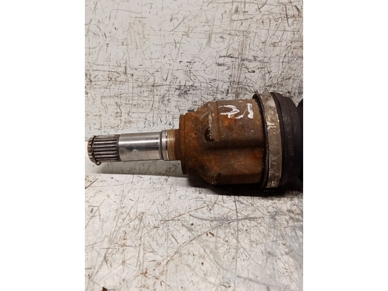 Recambio de transmision delantera izquierda para fiat linea (323_, 110_) 1.3 d multijet (323axb11, 323axb1a) referencia OEM IAM 