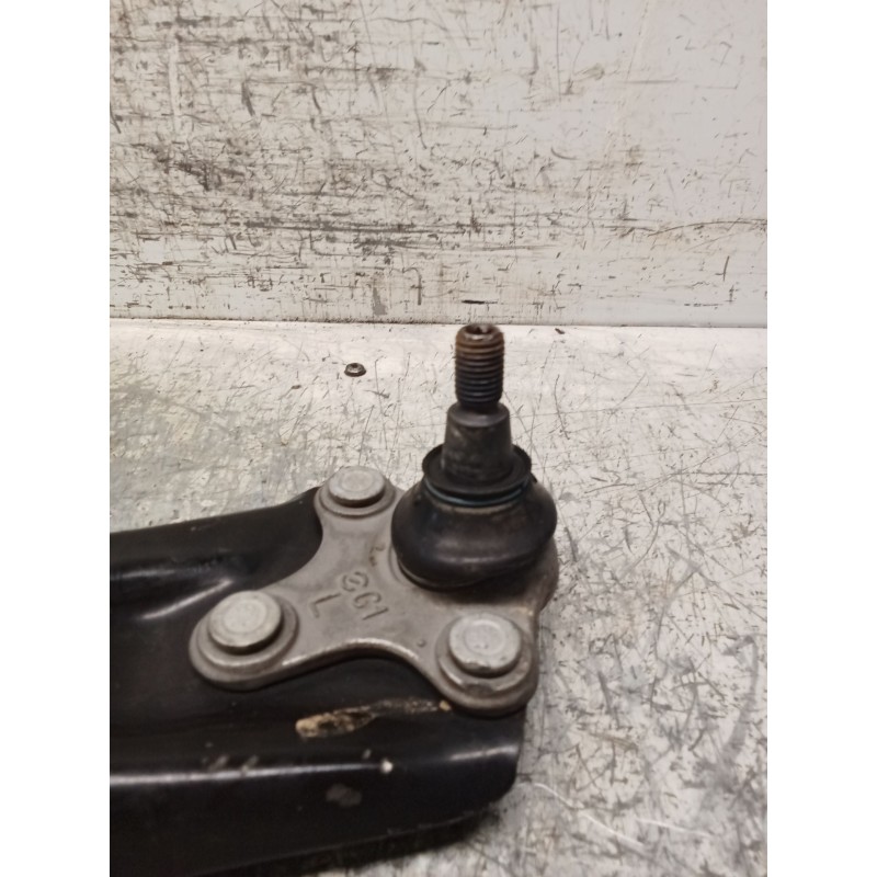 Recambio de brazo suspension inferior delantero izquierdo para audi a1 sportback (gba) referencia OEM IAM 200407151D  