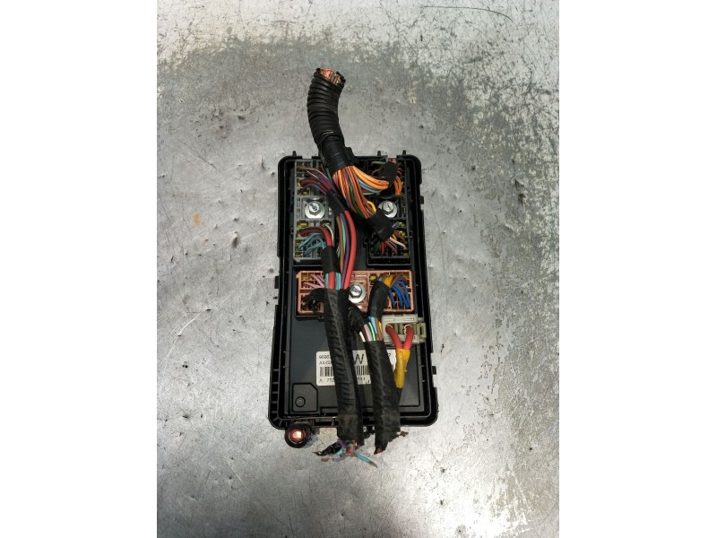 Recambio de caja reles / fusibles para chevrolet aveo / kalos sedán (t250, t255) 1.4 referencia OEM IAM 96867129  