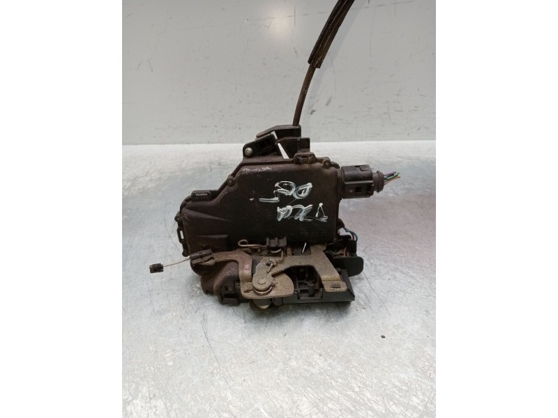 Recambio de motor cierre centralizado trasero derecho para volkswagen golf iv variant (1j5) 1.6 referencia OEM IAM   