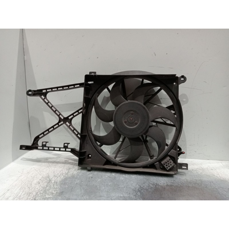 Recambio de electroventilador para opel zafira / zafira family b (a05) 1.6 (m75) referencia OEM IAM 0130303986  
