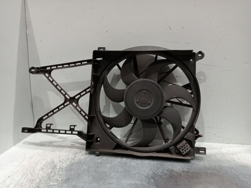 Recambio de electroventilador para opel zafira / zafira family b (a05) 1.6 (m75) referencia OEM IAM 0130303986  