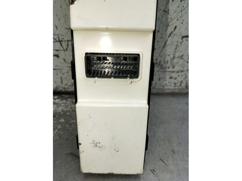 Recambio de mando elevalunas delantero derecho para hyundai ioniq (ae) 1.6 gdi hybrid referencia OEM IAM 93575G2160 299163516 si