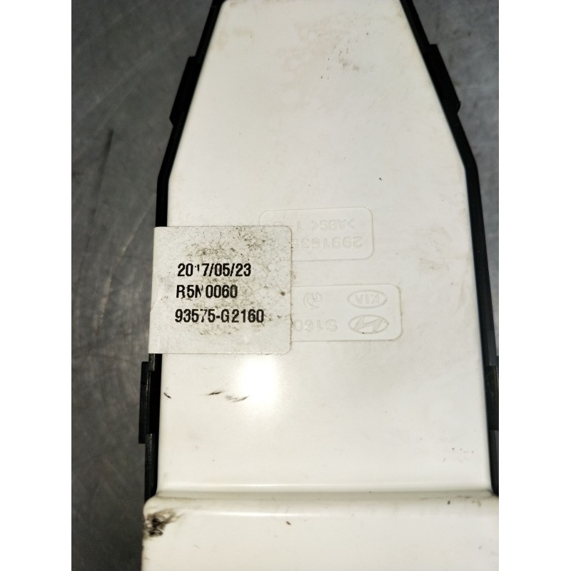 Recambio de mando elevalunas delantero derecho para hyundai ioniq (ae) 1.6 gdi hybrid referencia OEM IAM 93575G2160 299163516 si