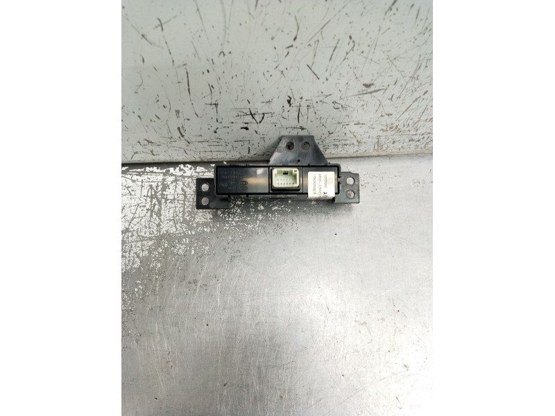 Recambio de mando multifuncion para hyundai ioniq (ae) 1.6 gdi hybrid referencia OEM IAM 93555G250 120025860 299176997