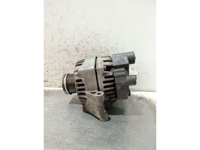 Recambio de alternador para fiat linea (323_, 110_) 1.3 d multijet (323axb11, 323axb1a) referencia OEM IAM 46823547 2542670F 