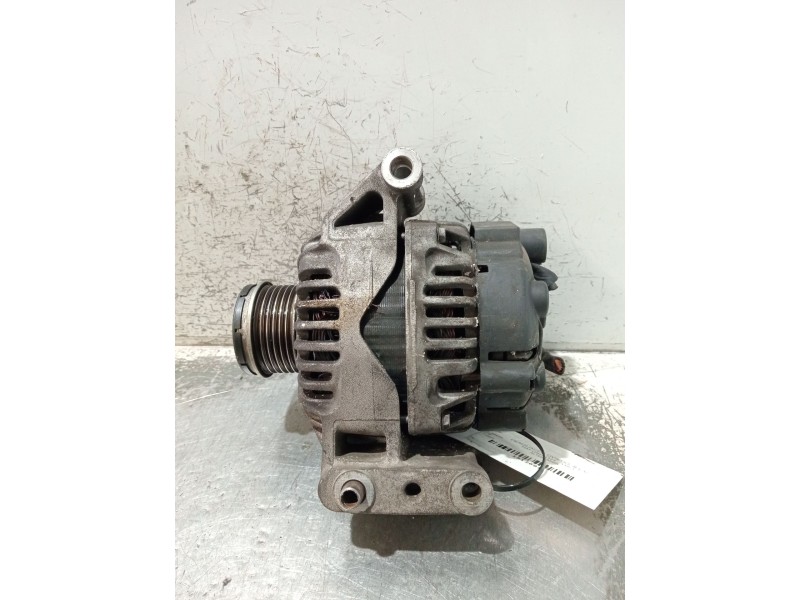 Recambio de alternador para fiat linea (323_, 110_) 1.3 d multijet (323axb11, 323axb1a) referencia OEM IAM 46823547 2542670F 