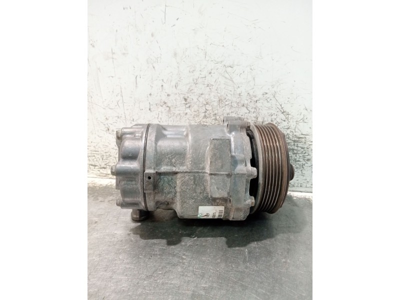 Recambio de compresor aire acondicionado para fiat linea (323_, 110_) 1.3 d multijet (323axb11, 323axb1a) referencia OEM IAM 518