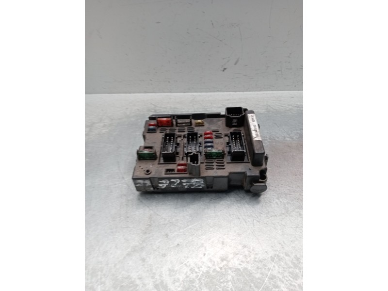 Recambio de caja reles / fusibles para peugeot 307 break (3e) 2.0 hdi 90 referencia OEM IAM 9646405180  