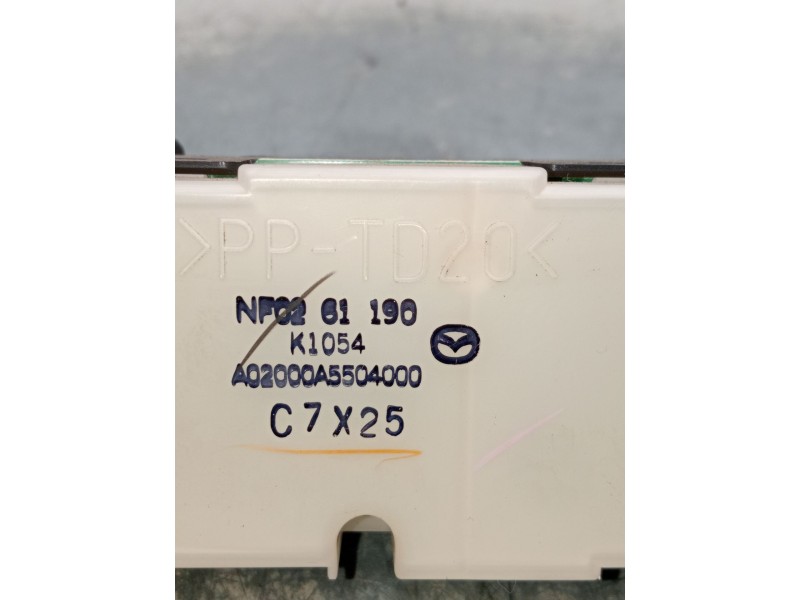 Recambio de mando calefaccion / aire acondicionado para mazda mx-5 (nc) referencia OEM IAM a02000a5504000  