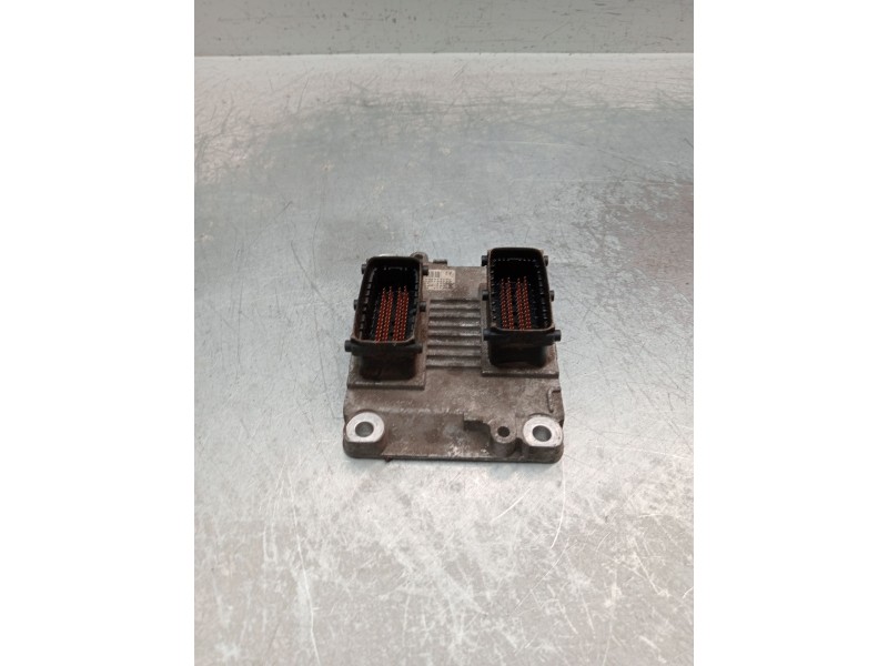 Recambio de centralita motor uce para alfa romeo 147 (937_) 1.6 16v t.spark (937.axa1a, 937.axb1a, 937.bxb1a) referencia OEM IAM