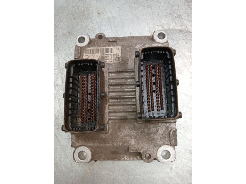 Recambio de centralita motor uce para alfa romeo 147 (937_) 1.6 16v t.spark (937.axa1a, 937.axb1a, 937.bxb1a) referencia OEM IAM