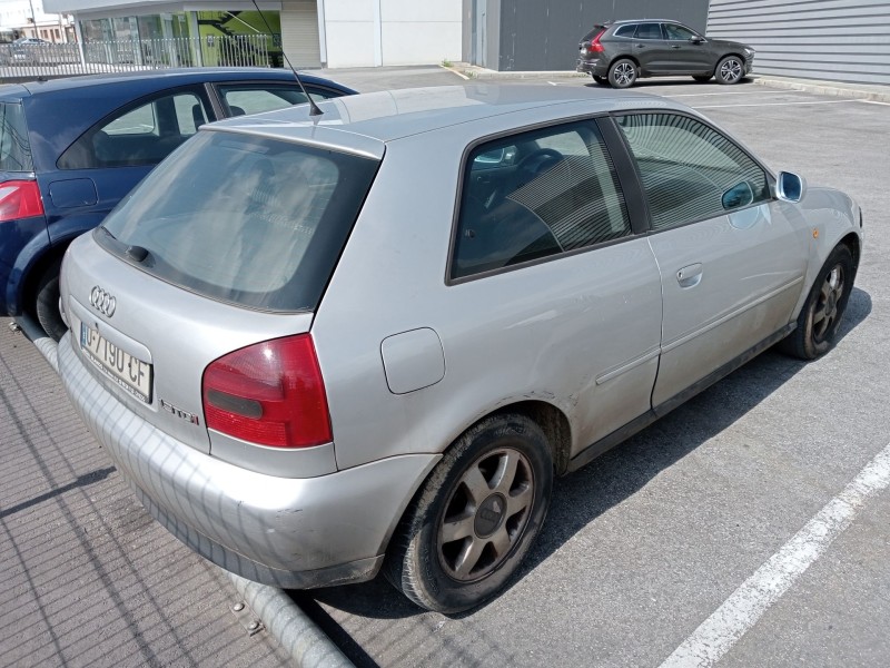 audi a3 (8l1) del año 1999