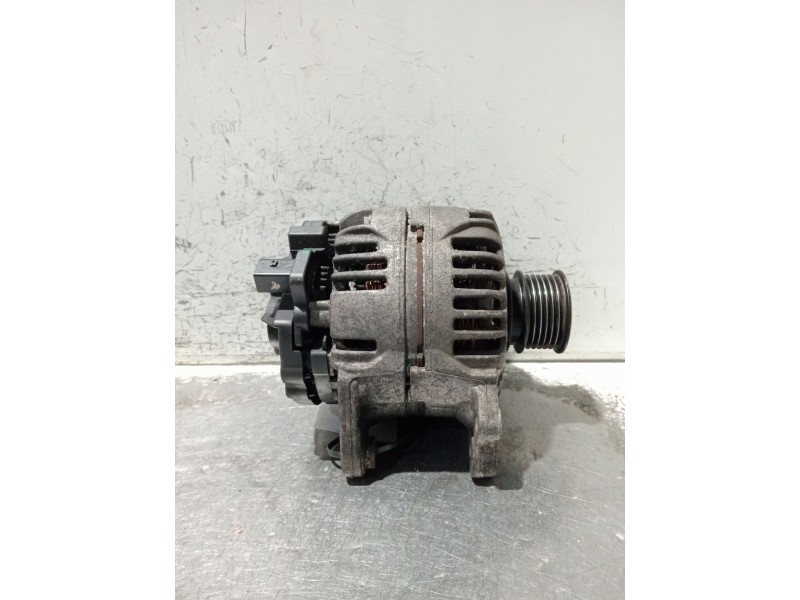 Recambio de alternador para volkswagen polo iv (9n_, 9a_) 1.4 16v referencia OEM IAM 037903025M 0124325013 
