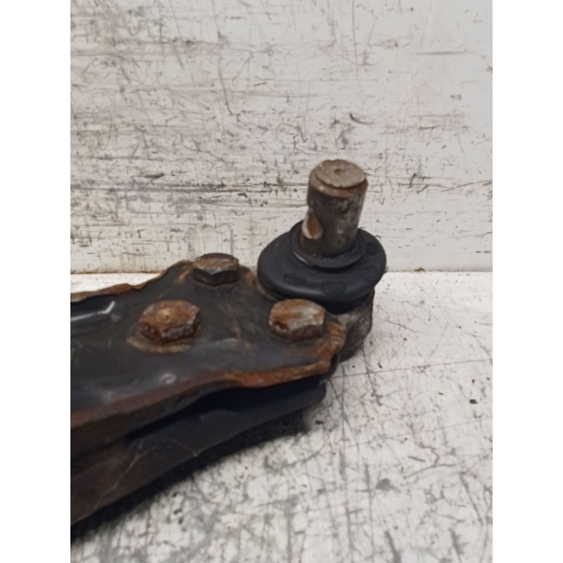 Recambio de brazo suspension inferior delantero izquierdo para mercedes-benz clase v (638/2) v 220 cdi (638.294) referencia OEM 
