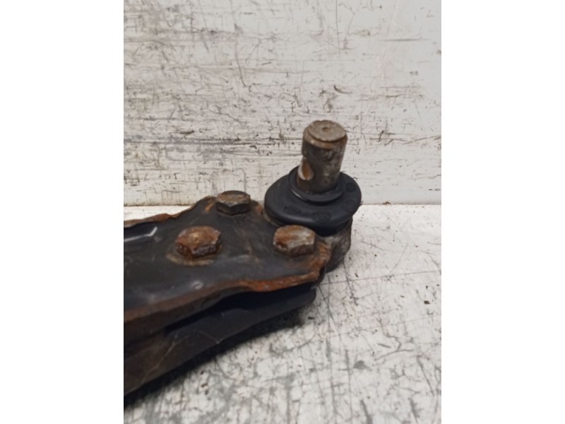 Recambio de brazo suspension inferior delantero izquierdo para mercedes-benz clase v (638/2) v 220 cdi (638.294) referencia OEM 