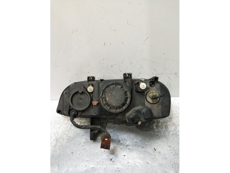 Recambio de faro derecho para rover 600 i (rh) 620 si referencia OEM IAM   