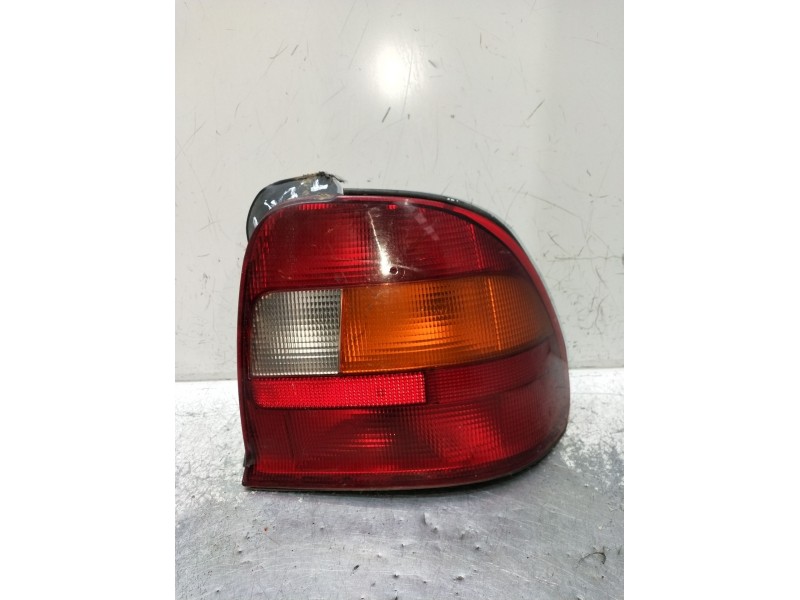 Recambio de piloto trasero derecho para rover 600 i (rh) 620 si referencia OEM IAM   