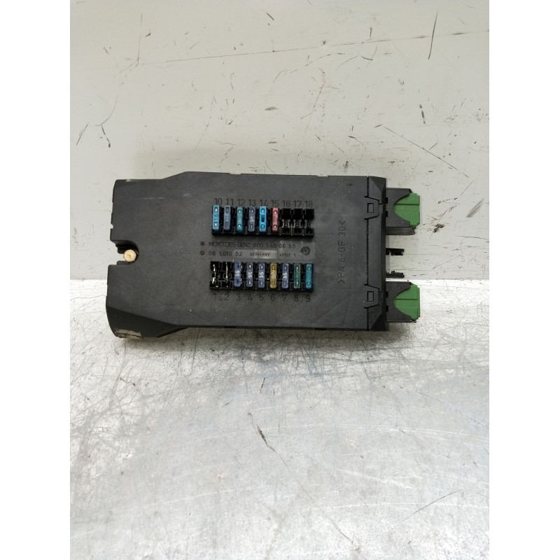 Recambio de caja reles / fusibles para mercedes-benz clase v (638/2) v 220 cdi (638.294) referencia OEM IAM 005400650 08501002 