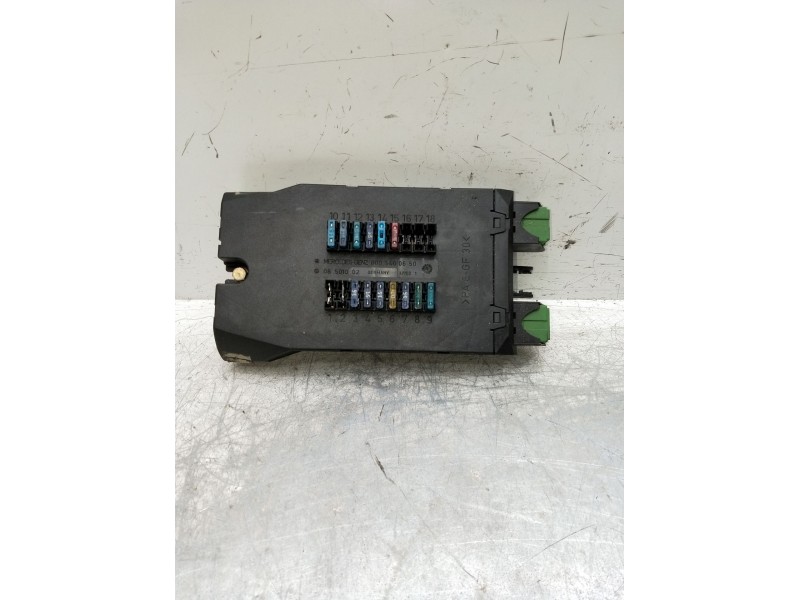 Recambio de caja reles / fusibles para mercedes-benz clase v (638/2) v 220 cdi (638.294) referencia OEM IAM 005400650 08501002 