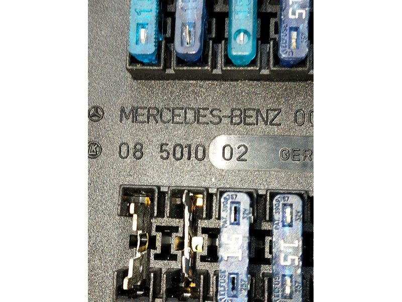 Recambio de caja reles / fusibles para mercedes-benz clase v (638/2) v 220 cdi (638.294) referencia OEM IAM 005400650 08501002 