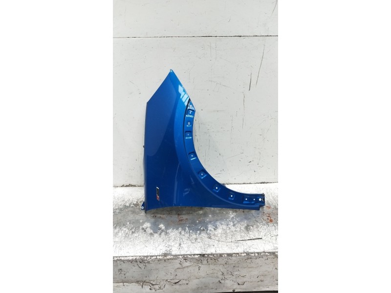 Recambio de aleta delantera derecha para ford puma referencia OEM IAM   