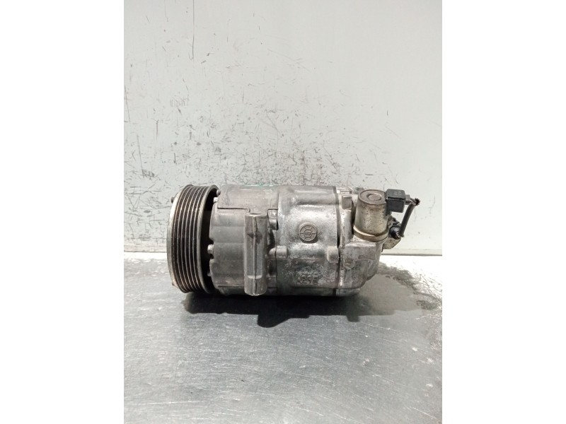 Recambio de compresor aire acondicionado para volkswagen polo iv (9n_, 9a_) 1.4 16v referencia OEM IAM 6Q0820803R  