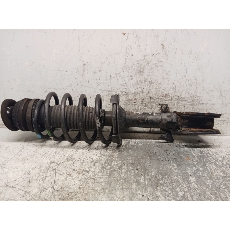 Recambio de amortiguador delantero izquierdo para mercedes-benz clase v (638/2) v 220 cdi (638.294) referencia OEM IAM A63832010